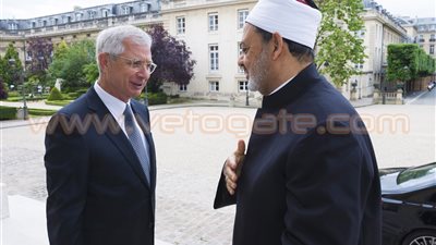 شيخ الأزهر يطالب أوروبا بتنظيم عمل الأئمة لنشر صحيح الدين