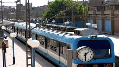 سيدة تضع مولودها داخل محطة مترو سراي القبة.. والشرطة تقدم المساعدة