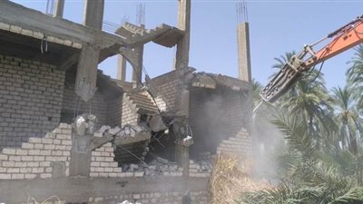 إزالة 215 حالة تعد على أراضي أملاك الدولة والأراضي الزراعية بقنا | صور