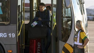 نيمار يعود إلى باريس سان جيرمان علي متن طائرة خاصة