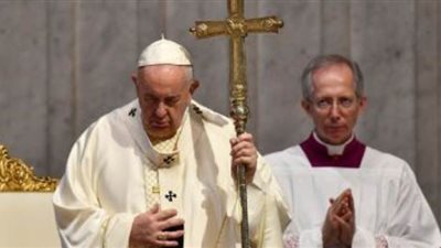 بابا الفاتيكان يترأس قداس عيد 