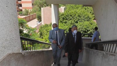 وصول 143 بوابة تعقيم مزدوجة المدخل للجان الثانوية العامة بالمنيا | فيديو