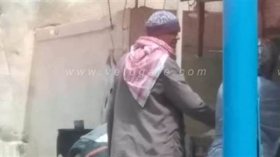 بعد تعهده للأهالي.. أشهر متسول في مطروح يعود إلى الشوارع مجددا