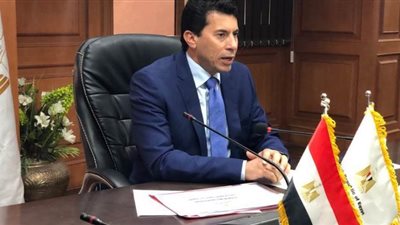 أشرف صبحي يحتفل بمرور عامين على توليه وزارة الرياضة