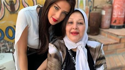 رضوى الشربيني تحتفل بعيد ميلاد والدتها: يا أغلى حاجة في حياتي