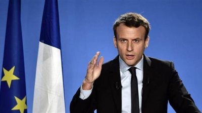 ماكرون يشيد بـ 