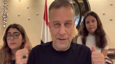 لميس الحديدي عن فيديو شريف منير مع طفلتيه: سيبوا الناس تعيش حياتها