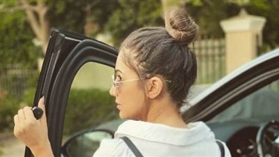 سعر حقيبة مي عمر تثير ضجة بعد ظهورها في إطلالة جديدة