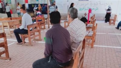 إقبال متوسط من المعلمين لتقديم الاعتذارات عن الثانوية بالإسكندرية | صور