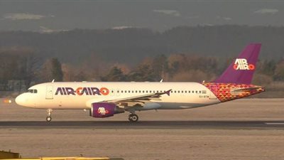 مطار القاهرة يستقبل 174 مصرياً من العالقين بقطر عبر عمان