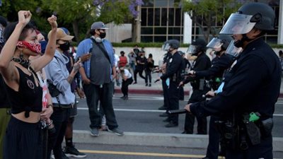 محكمة أمريكية ترفض نظر قضايا تطعن في قانون يحمي الشرطة