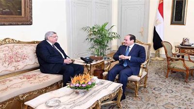 مستشار الرئيس للصحة: العالم توصل لفك الشفرة الجينية لفيروس كورونا.. واللقاح لن ينتج بشكل تجاري بل إنساني