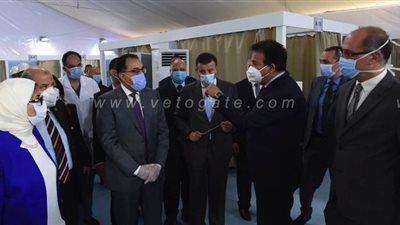 رئيس الوزراء يستمع لعرض حول توسعات جامعة عين شمس