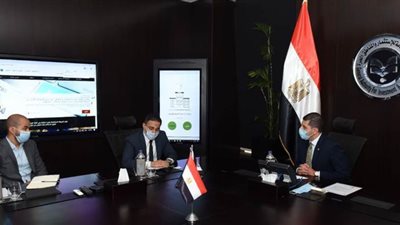 رئيس هيئة الاستثمار يبحث مع 