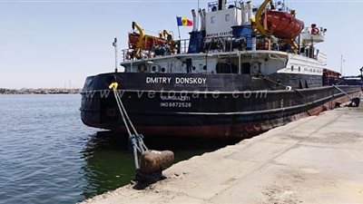 شحن 5 آلاف طن أسمنت وتداول 22 سفينة بموانئ بورسعيد | صور