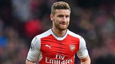 مدافع أرسنال يفتح باب انتقاله إلى الدوري الألماني