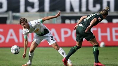 مونشنجلادباخ يصعق فولفسبورج بثلاثية في الدوري الألماني