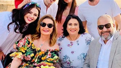 يسرا تهنئ بيومي فؤاد بعيد ميلاده