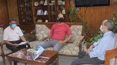 أسيوط تبحث تطوير البنية التحتية بمسار نقطتي درنكة والقوصية