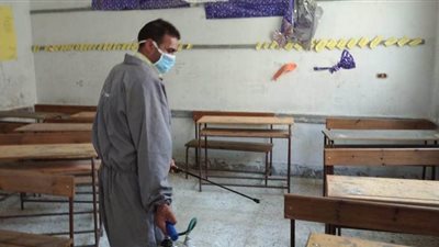 رئيس حى عين شمس: البدء فى رصف شوارع الحى وتطهير وتعقيم لجان الثانوية | صور 