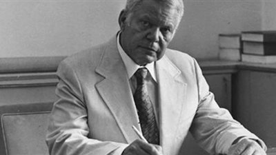 جبرتي العصر.. كيف جسد يوسف السباعي سنوات الألم والنصر في رواياته؟