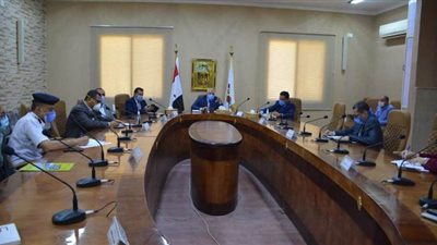 محافظ الوادي الجديد يترأس اجتماع اللجنة العليا لإدارة أزمة كورونا