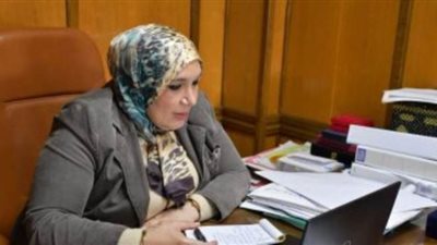 تسليم البحوث الطلابية لفرق النقل بكلية تربية رياضية جامعة القناة بنسبة 97.5%