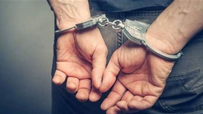 ضبط عاطل بحوزته 13 قطعة سلاح وكمية من الحشيش في مدينة نصر