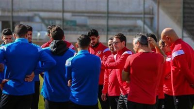 هل يحتاج الأهلي إلى تدعيم وسط ملعبه في ميركاتو الصيف؟