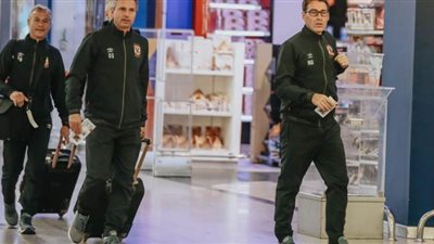 ديفيد سيزا ينقل تعليمات فايلر للاعبي الأهلي