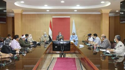 محافظ كفر الشيخ يناقش استعداد المنظومة الأمنية والصحية لامتحانات الثانوية