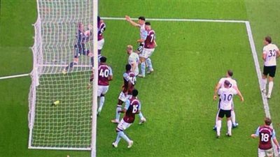 إلغاء هدف مثير للجدل في مباراة شيفيلد وأستون فيلا بالدوري الإنجليزي