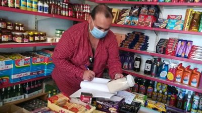 تحرير ٢١ محضرا وإعدام ٤٨ كيلو مواد غذائية فى حملة للطب الوقائى بدهب | صور