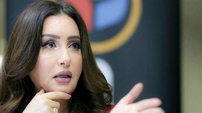 لطيفة تعبر عن سعادتها بتفاعل الجمهور مع كليب الشمس