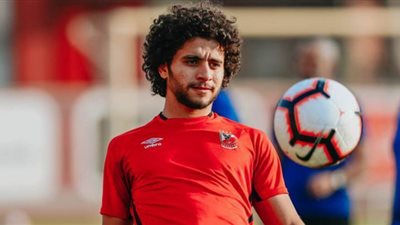 محمد محمود يتدرب على رمال البحر للتعافي من الصليبي