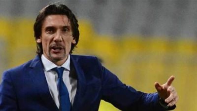 الأهلي القطري يُجدد عقد نيبوشا