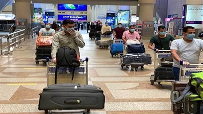 مطار القاهرة يستقبل 4 رحلات استثنائية لعودة العالقين بالخارج