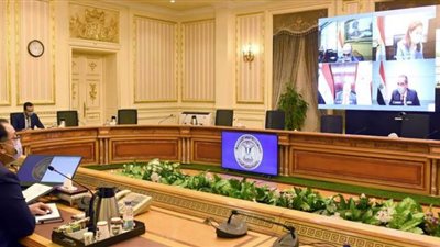 رئيس الوزراء يُتابع مشروع ميكنة مكاتب التوثيق.. مدبولي يكلف بزيادة عدد مكاتب البريد التي تقدم خدمات الشهر العقاري لتقليل الزحام