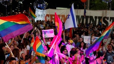 شواذ بالقانون.. إسرائيل تمنح 