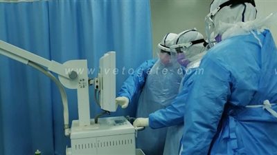 إنقاذ حياة مريضة كورونا بتركيب جهاز ضربات قلب داخل مستشفى العزل بجامعة المنصورة | صور