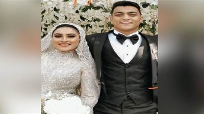 مصطفى محمد ينشر صورة له في شهر العسل