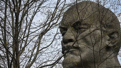 افتتاح أول تمثال للينين غرب ألمانيا