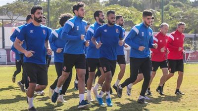 الجهاز الفني للأهلي يشيد بالتزام اللاعبين بالتدريبات المنفردة