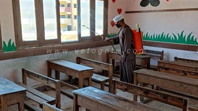 رئيس قطاع المعاهد يطمئن طلاب الثانوية الأزهرية وأولياء الأمور من داخل اللجان