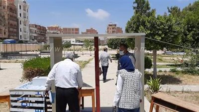 تركيب بوابات التعقيم وتطهير لجان الثانوية العامة بالإسماعيلية | صور