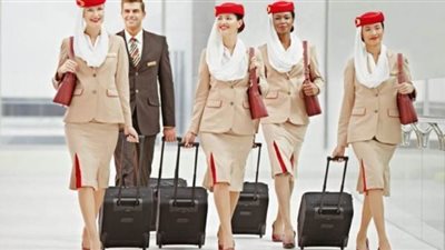 شركة طيران تطلب من المضيفات التوقف عن ارتداء الكمامات