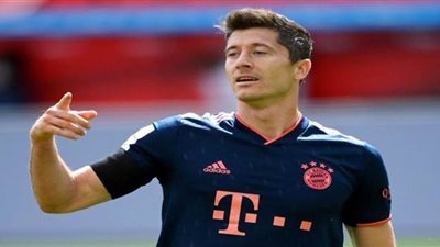 ليفاندوفسكي يزيح ميسي من على عرش أوروبا