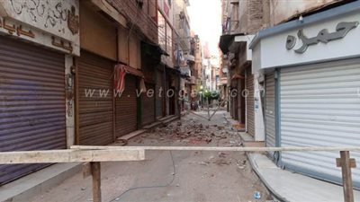 15 صورة لانهيار بلكونة عقار في المنصورة وإزالة موطن الخطورة