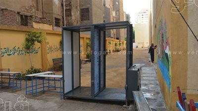 لجان امتحانات الجيزة تستعد لاستقبال طلاب الثانوية بأجهزة التعقيم وخطوط لأماكن الوقوف | صور