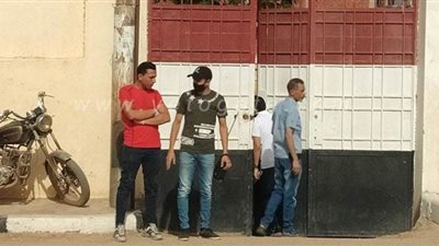 غياب الالتزام بين طلاب الثانوية العامة بالمسافة المسموح بها في سوهاج|صور